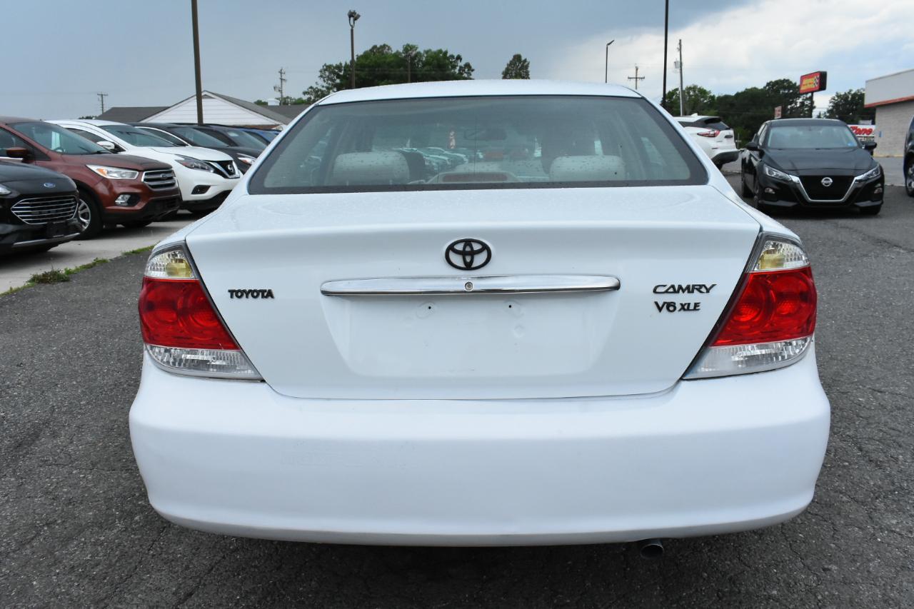 Toyota Camry 4dr Sdn XLE Auto (Natl) 2006