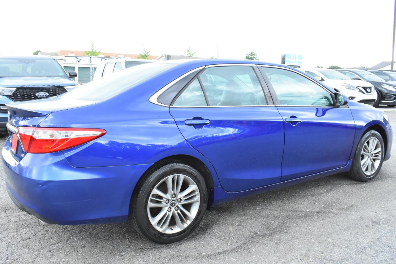 Toyota Camry 4dr Sdn I4 Auto SE w/Special Edition Pkg (Natl) 2016