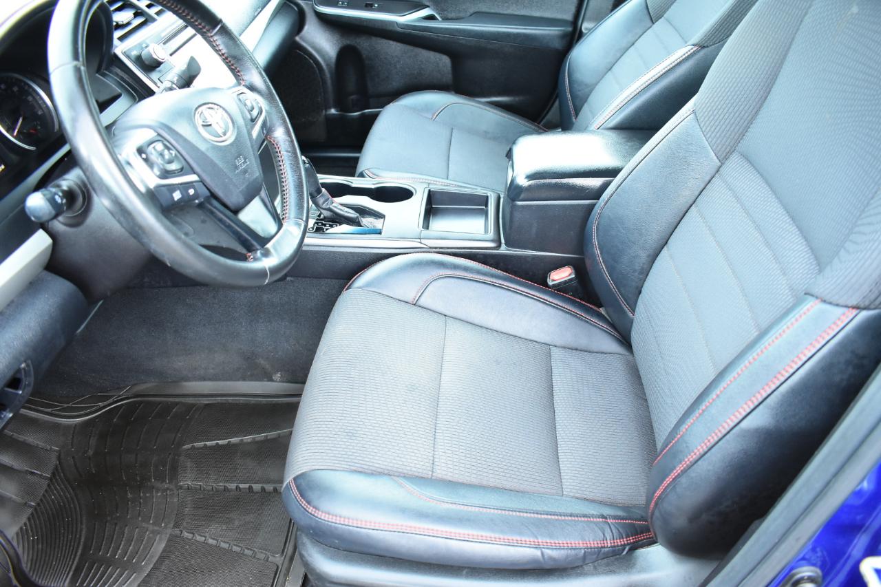Toyota Camry 4dr Sdn I4 Auto SE w/Special Edition Pkg (Natl) 2016