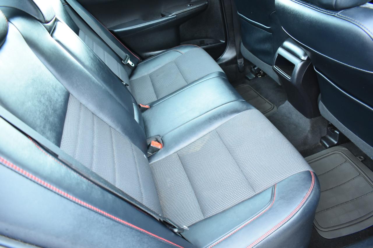 Toyota Camry 4dr Sdn I4 Auto SE w/Special Edition Pkg (Natl) 2016