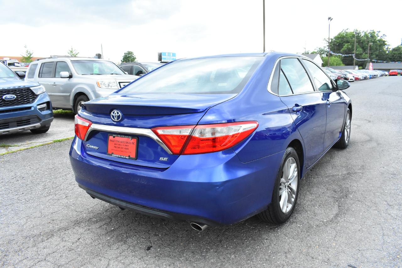 Toyota Camry 4dr Sdn I4 Auto SE w/Special Edition Pkg (Natl) 2016