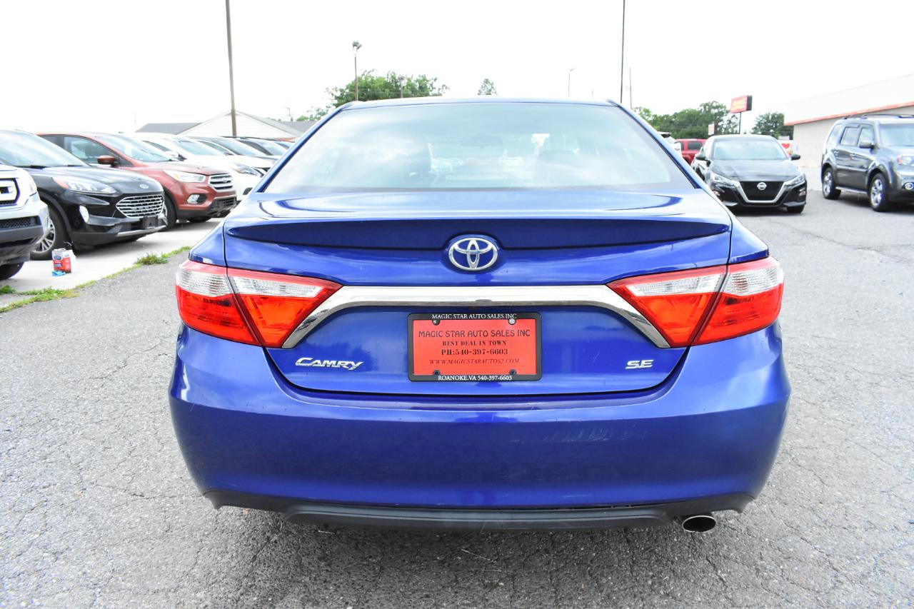Toyota Camry 4dr Sdn I4 Auto SE w/Special Edition Pkg (Natl) 2016