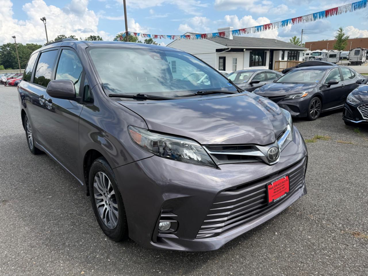 Toyota Sienna XLE Auto Access Seat FWD 7-Passenger (Natl) 2018