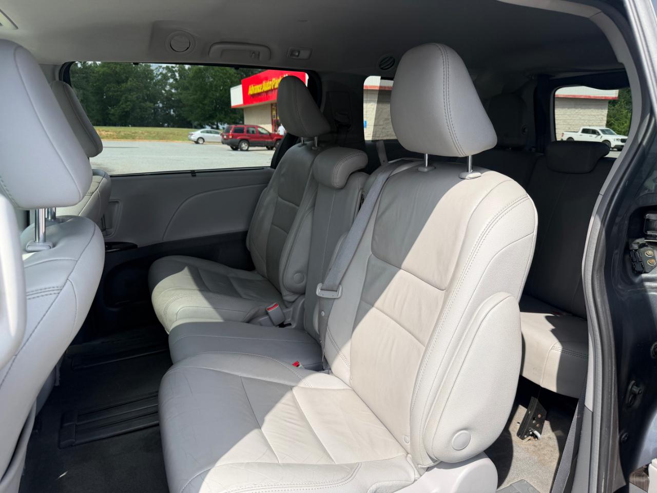 Toyota Sienna XLE Auto Access Seat FWD 7-Passenger (Natl) 2018