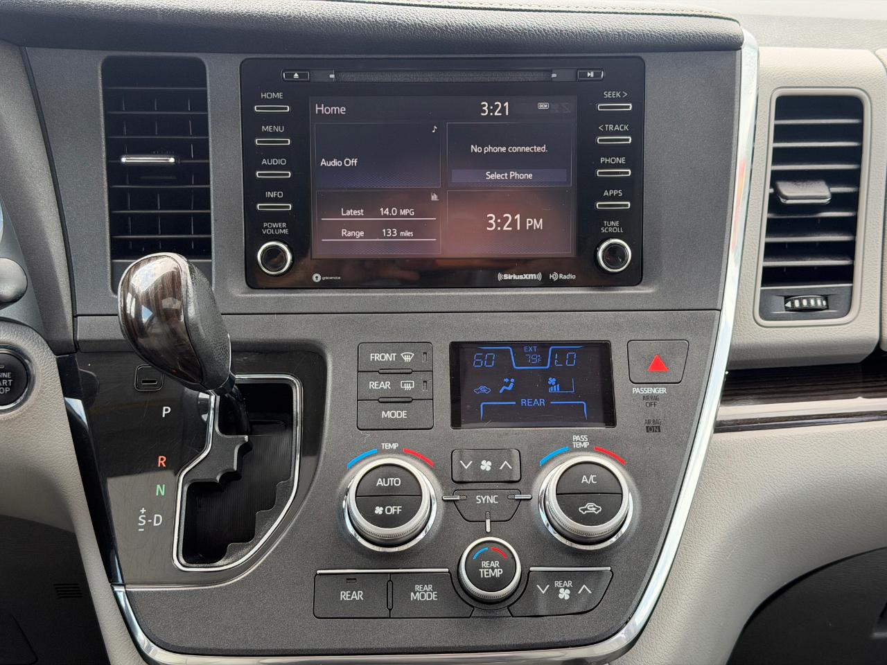 Toyota Sienna XLE Auto Access Seat FWD 7-Passenger (Natl) 2018