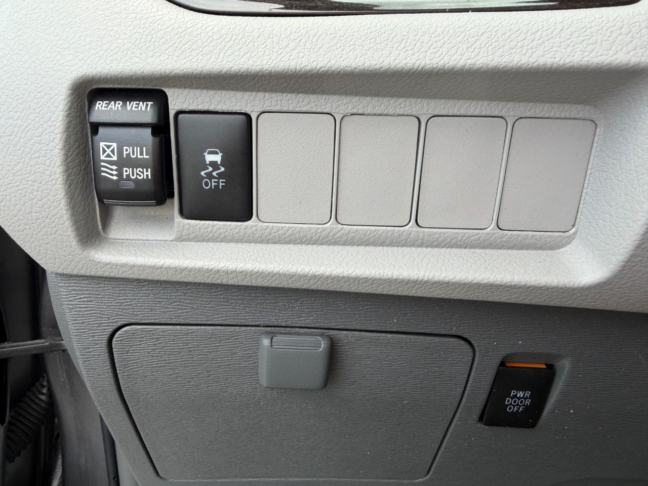 Toyota Sienna XLE Auto Access Seat FWD 7-Passenger (Natl) 2018