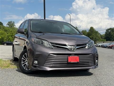 2018 Toyota Sienna XLE Auto Access Seat FWD 7-Passenger (Natl)