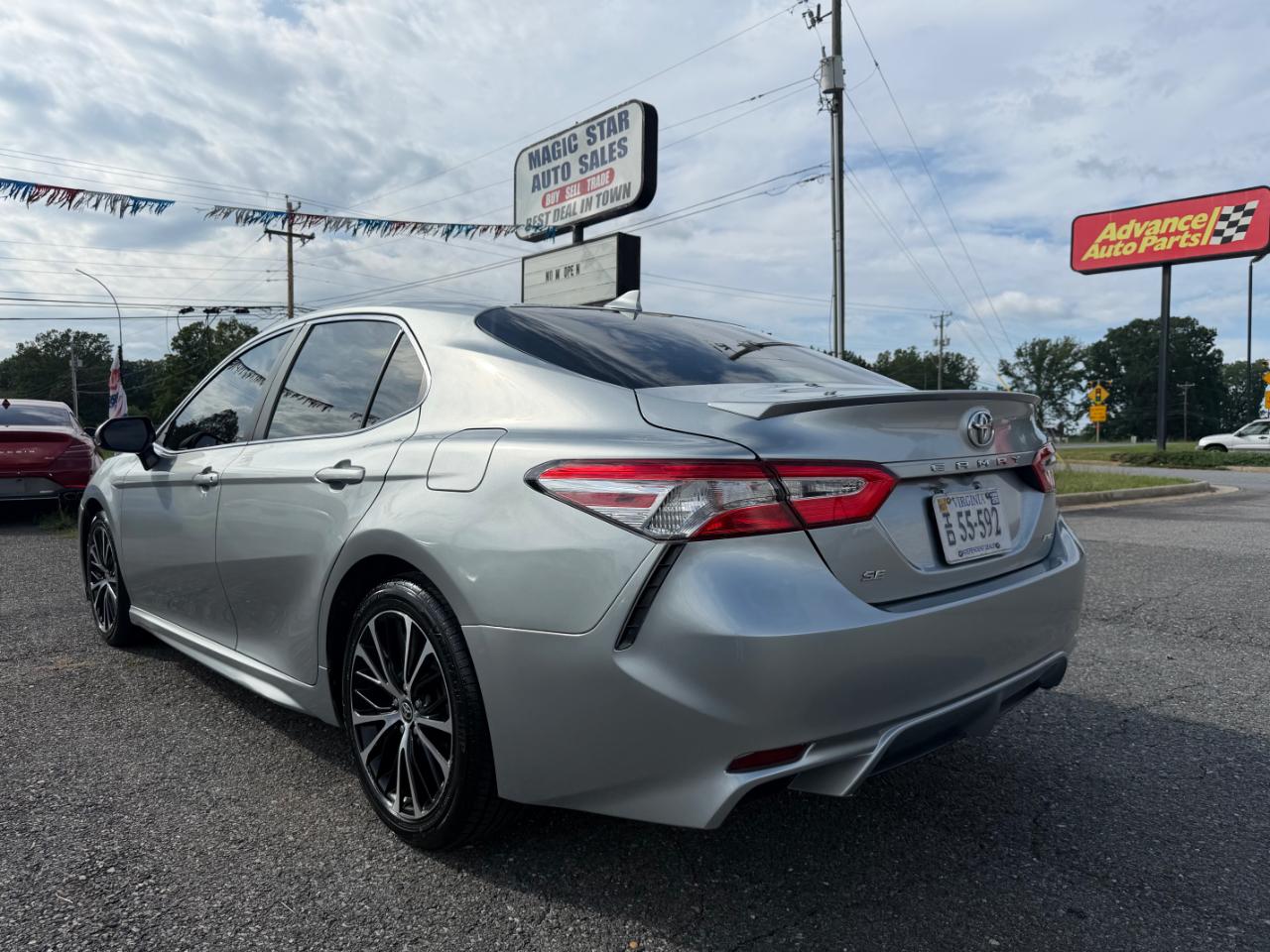 Toyota Camry SE Auto AWD (Natl) 2020
