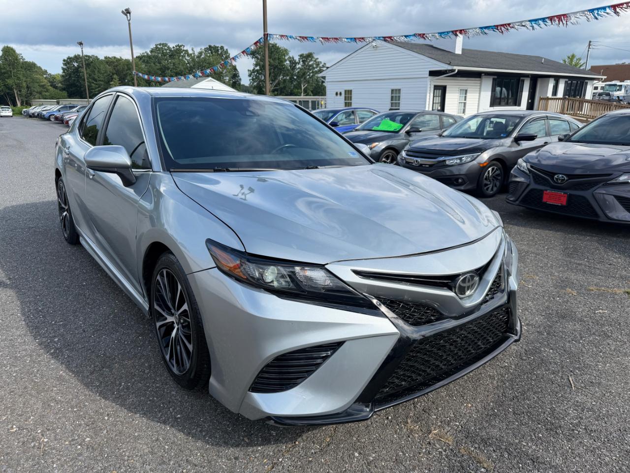 Toyota Camry SE Auto AWD (Natl) 2020