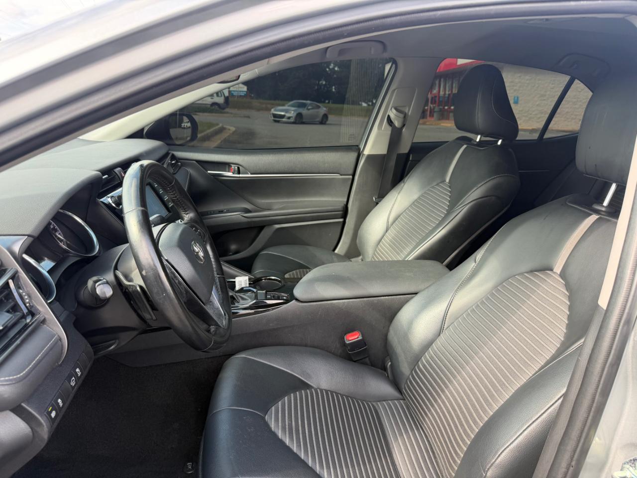 Toyota Camry SE Auto AWD (Natl) 2020
