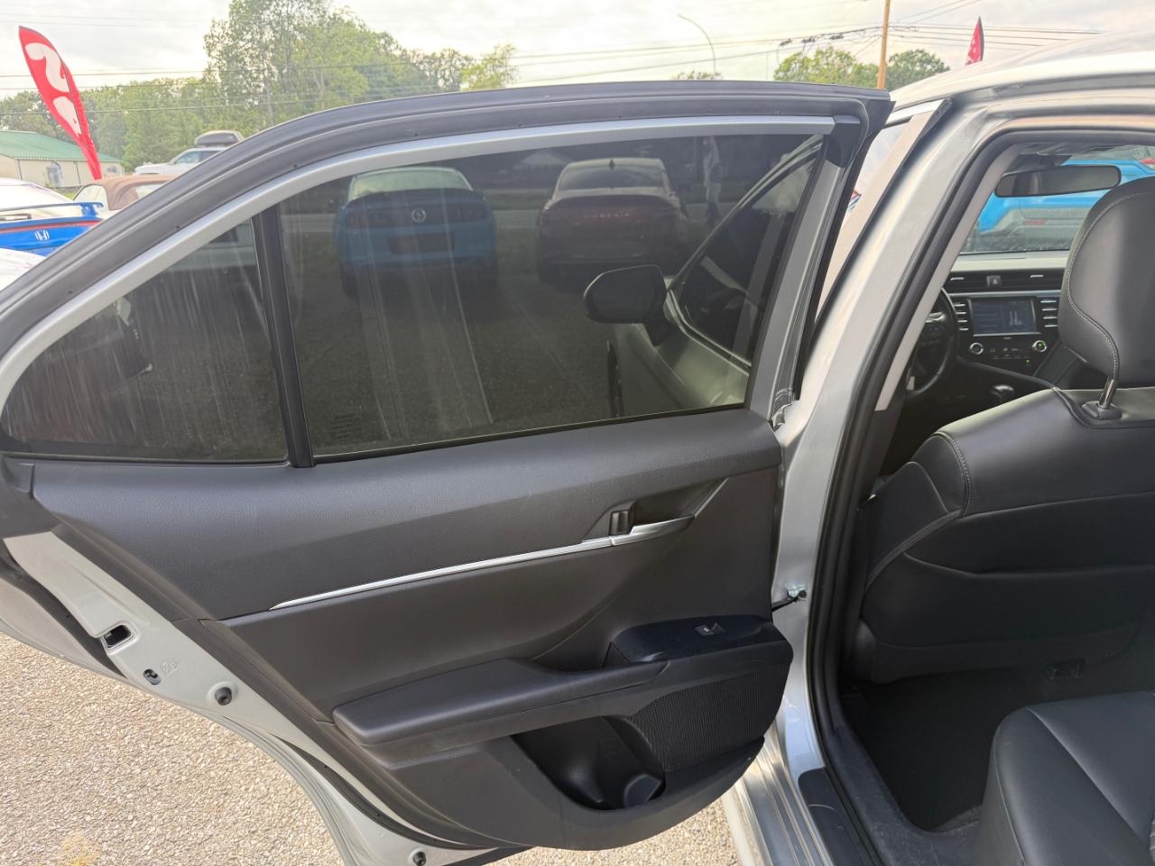 Toyota Camry SE Auto AWD (Natl) 2020