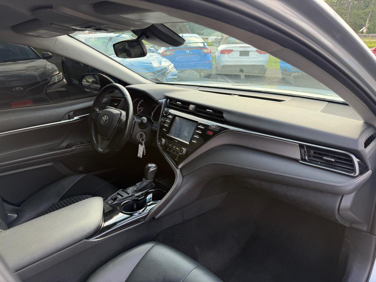 Toyota Camry SE Auto AWD (Natl) 2020