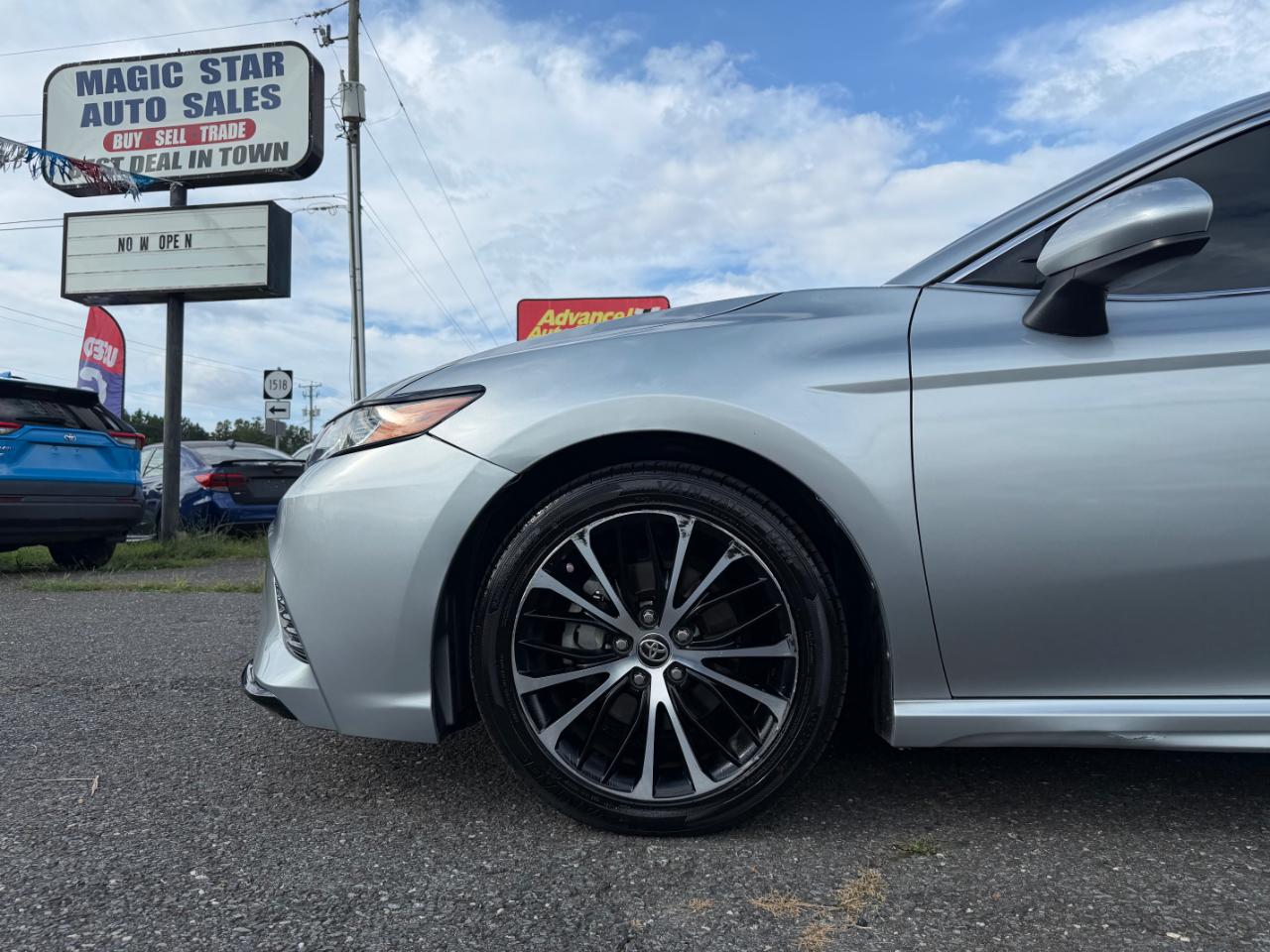 Toyota Camry SE Auto AWD (Natl) 2020