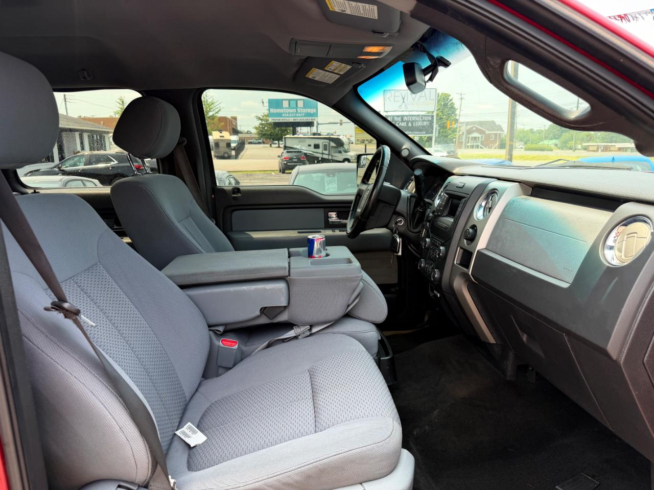 Ford F-150 4WD SuperCrew 145" Platinum 2013