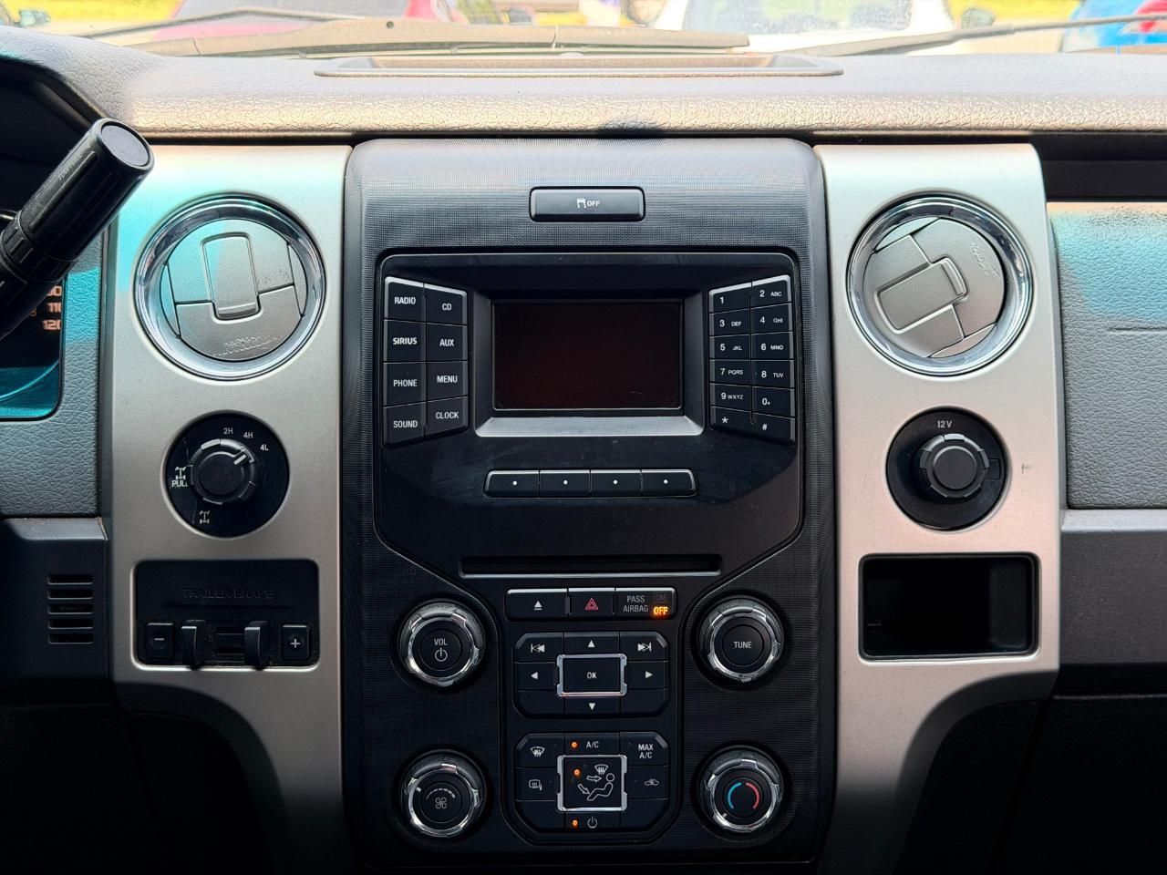 Ford F-150 4WD SuperCrew 145" Platinum 2013