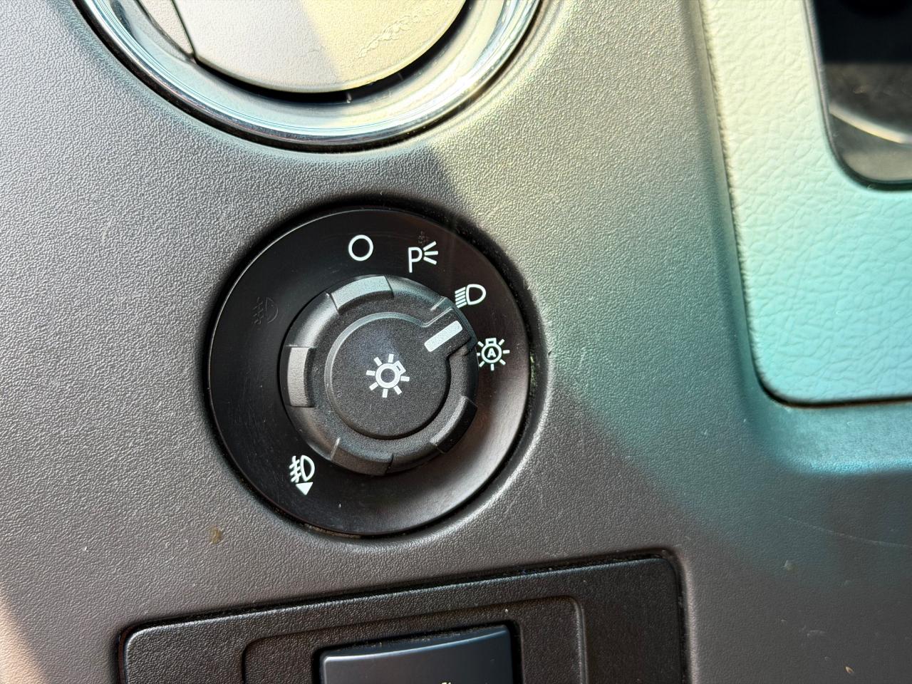 Ford F-150 4WD SuperCrew 145" Platinum 2013