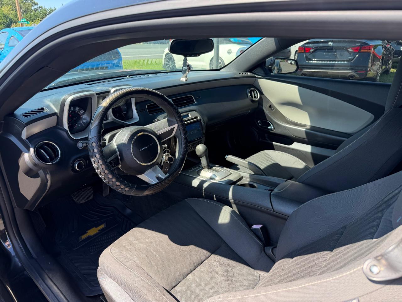 Chevrolet Camaro 2dr Cpe 2LS 2011