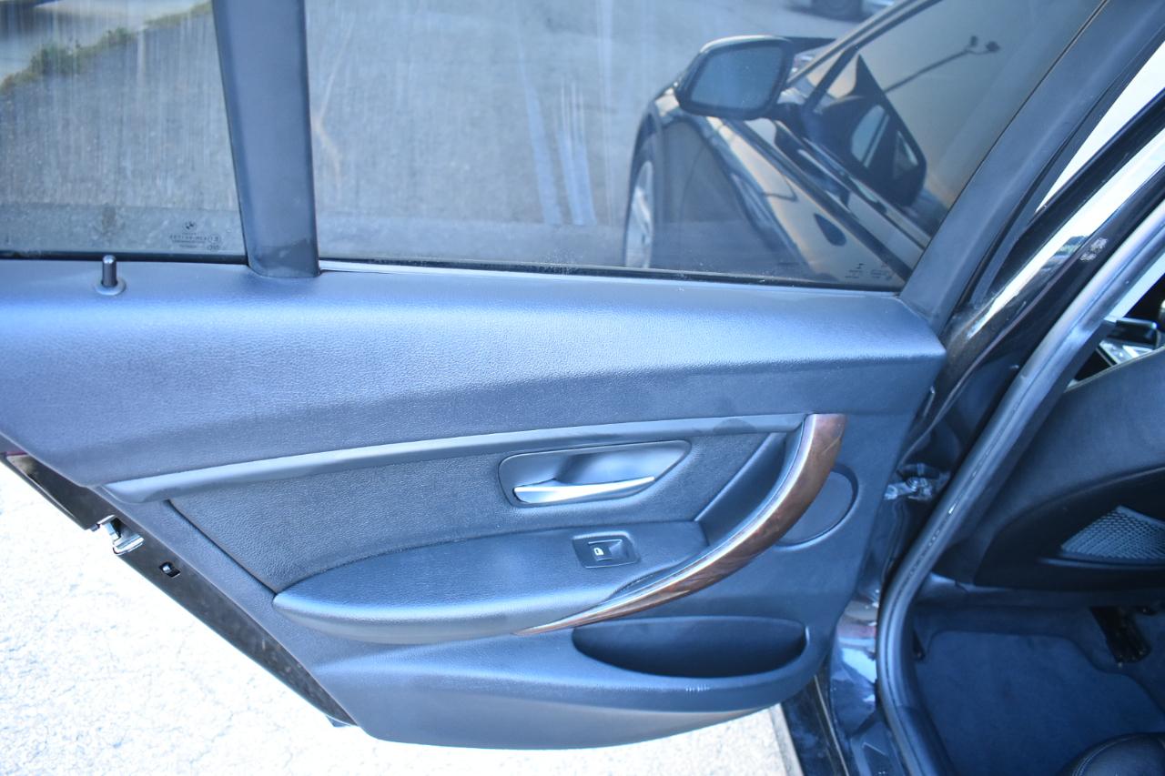 BMW 3 Series 4dr Sdn 328i RWD 2015