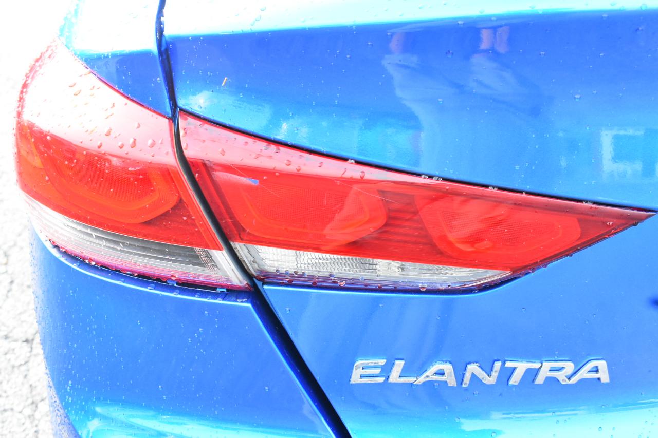 Hyundai Elantra SE 2.0L Auto (Alabama) 2017