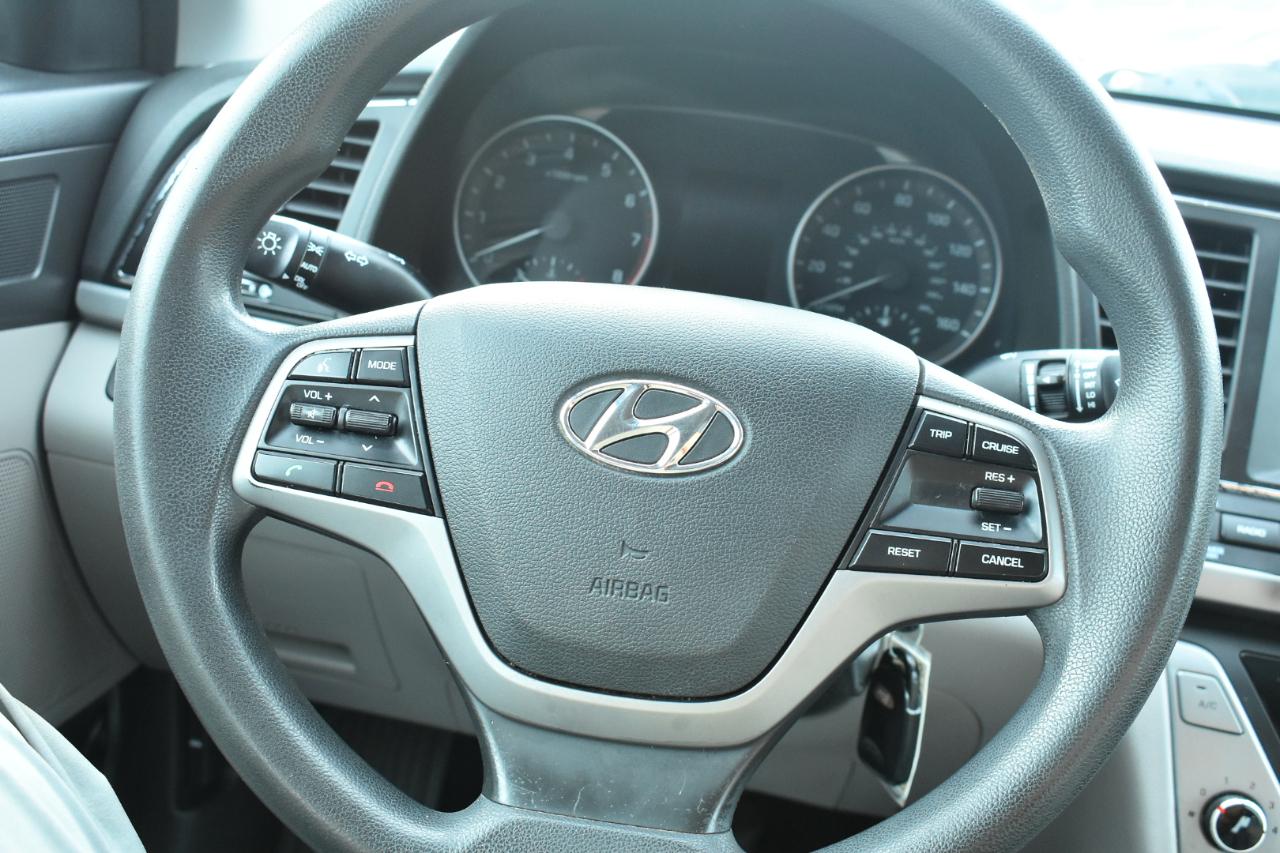 Hyundai Elantra SE 2.0L Auto (Alabama) 2017