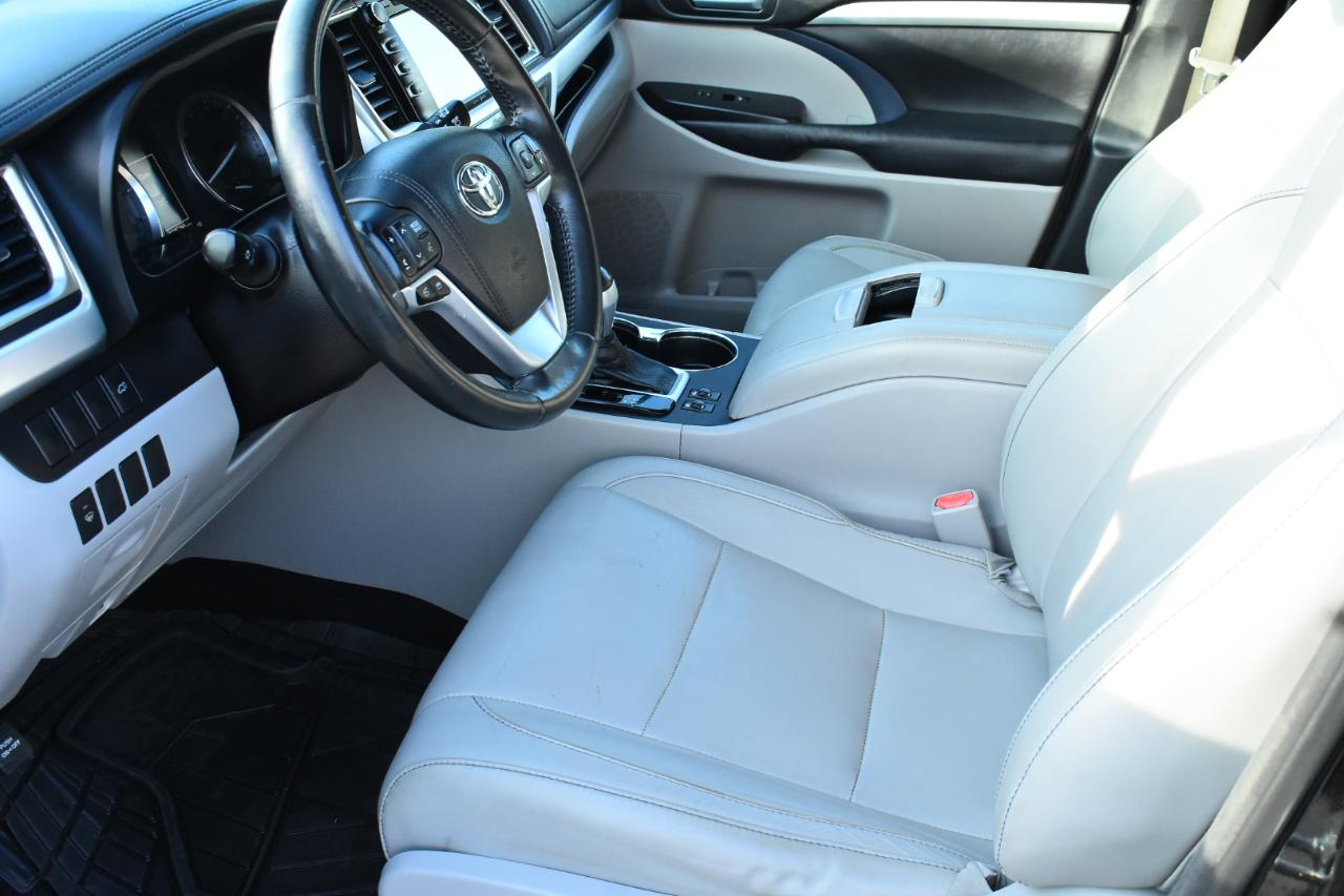 Toyota Highlander FWD 4dr V6 XLE (Natl) 2015