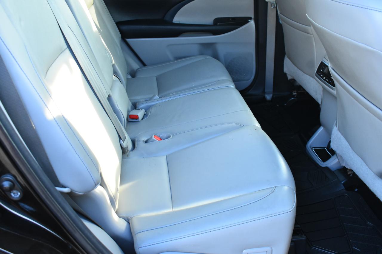 Toyota Highlander FWD 4dr V6 XLE (Natl) 2015