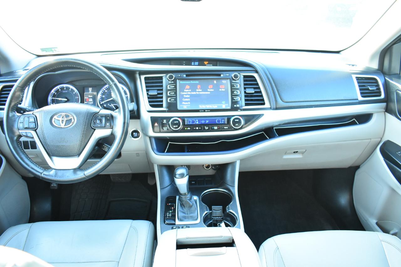Toyota Highlander FWD 4dr V6 XLE (Natl) 2015
