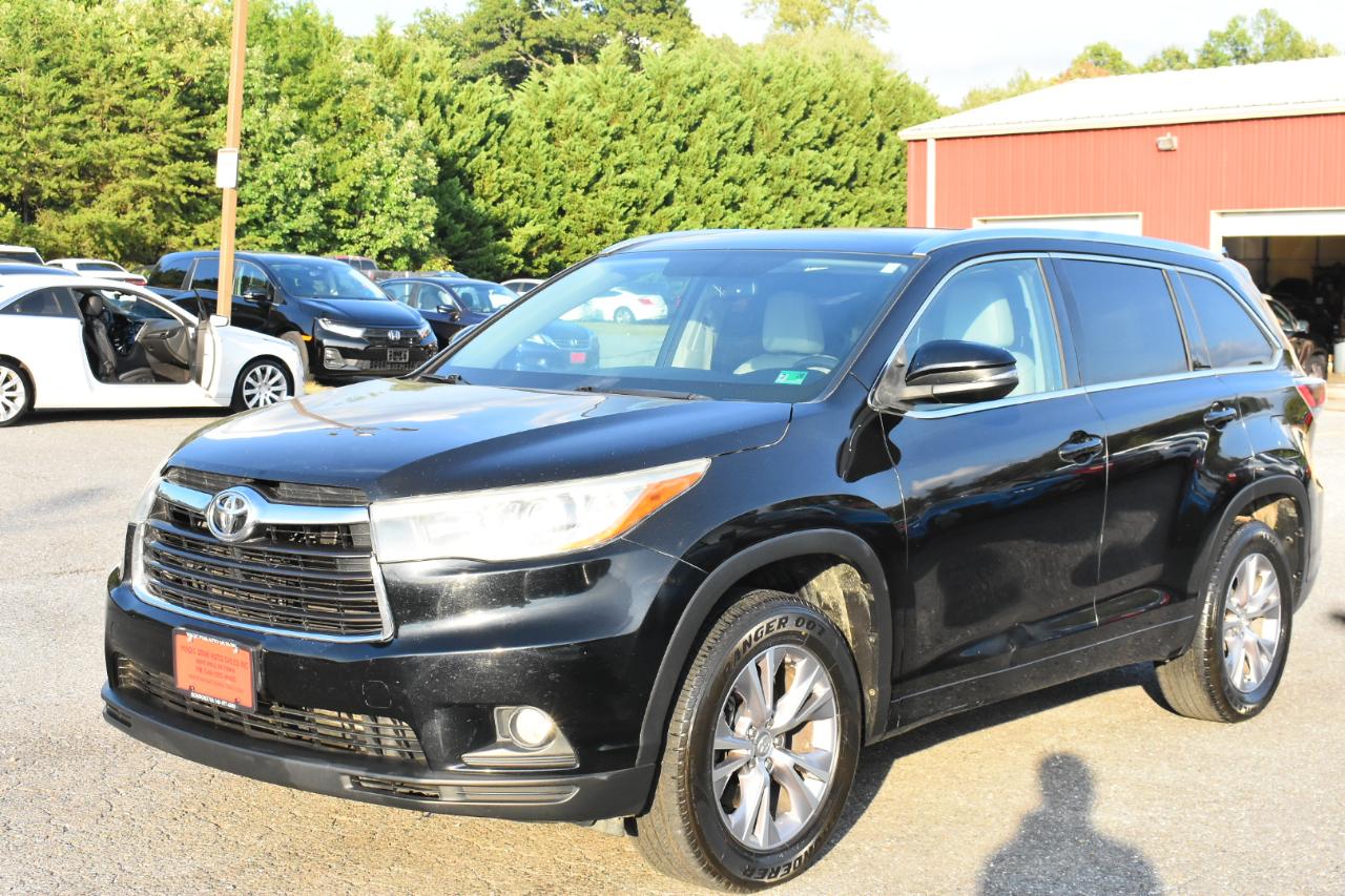 Toyota Highlander FWD 4dr V6 XLE (Natl) 2015