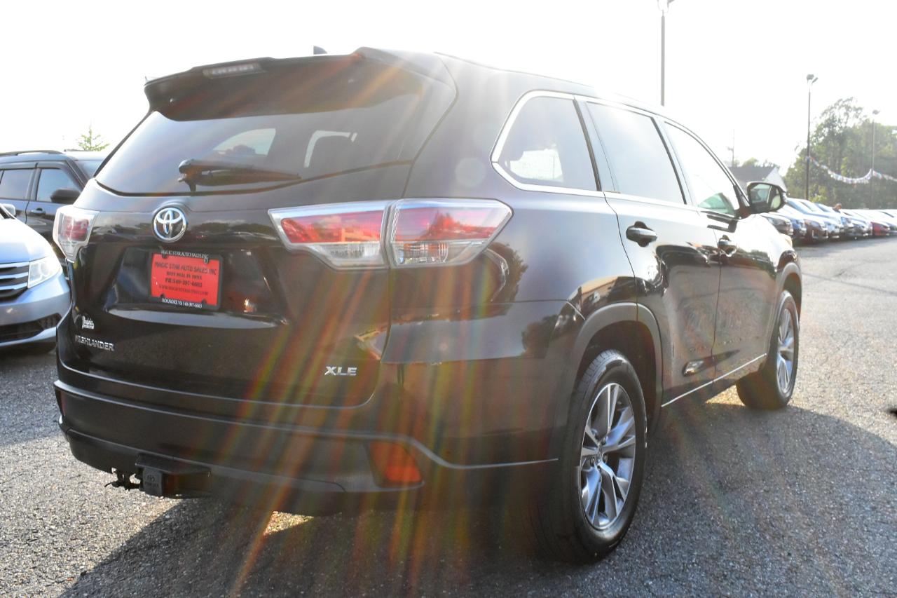 Toyota Highlander FWD 4dr V6 XLE (Natl) 2015