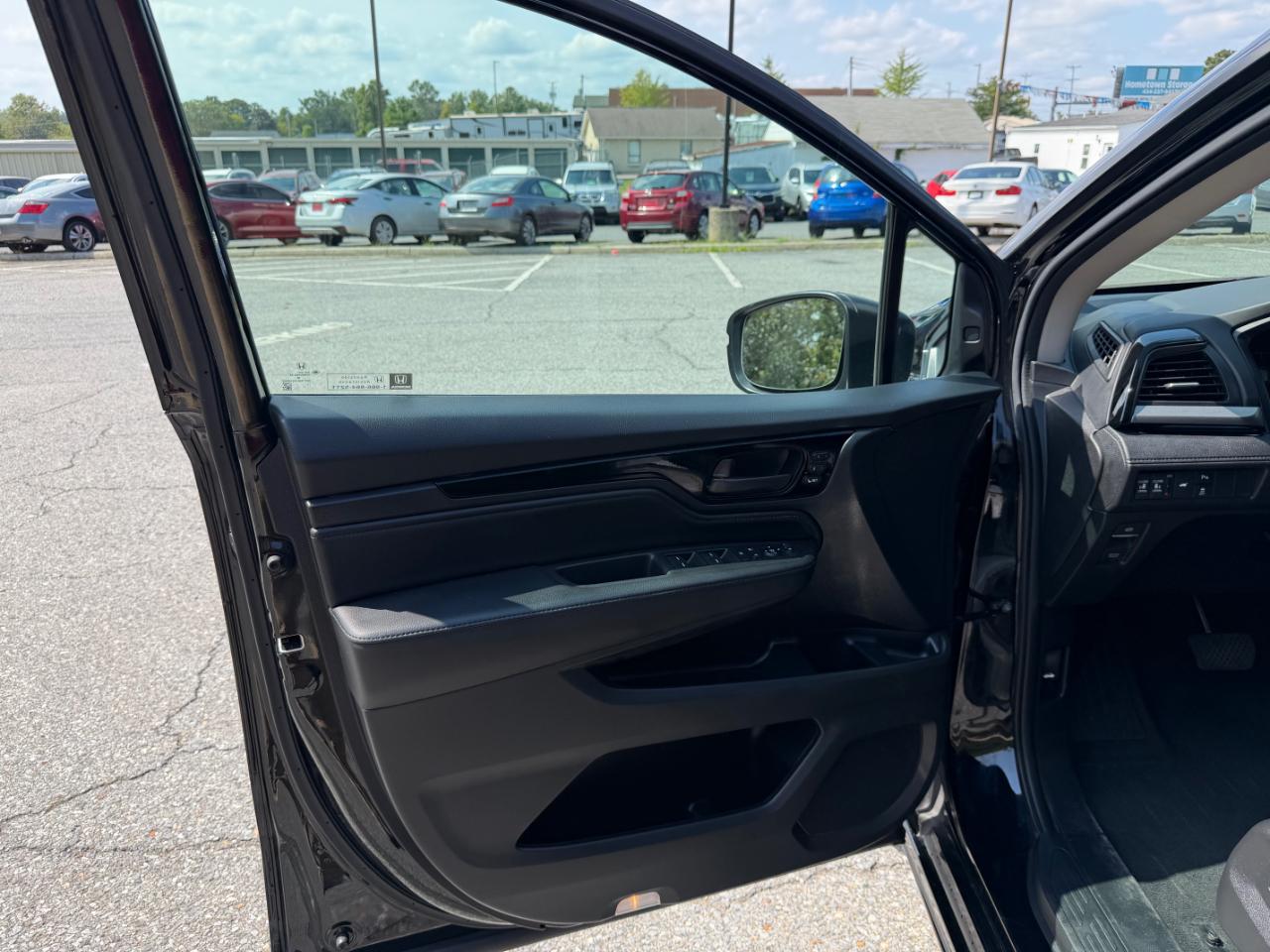 Honda Odyssey Touring Auto 2025