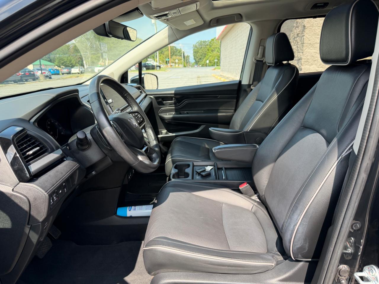 Honda Odyssey Touring Auto 2025