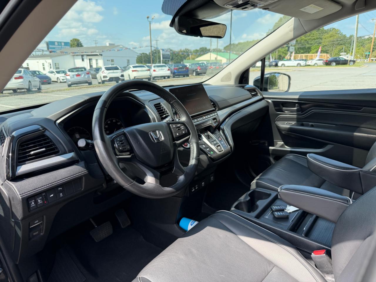Honda Odyssey Touring Auto 2025