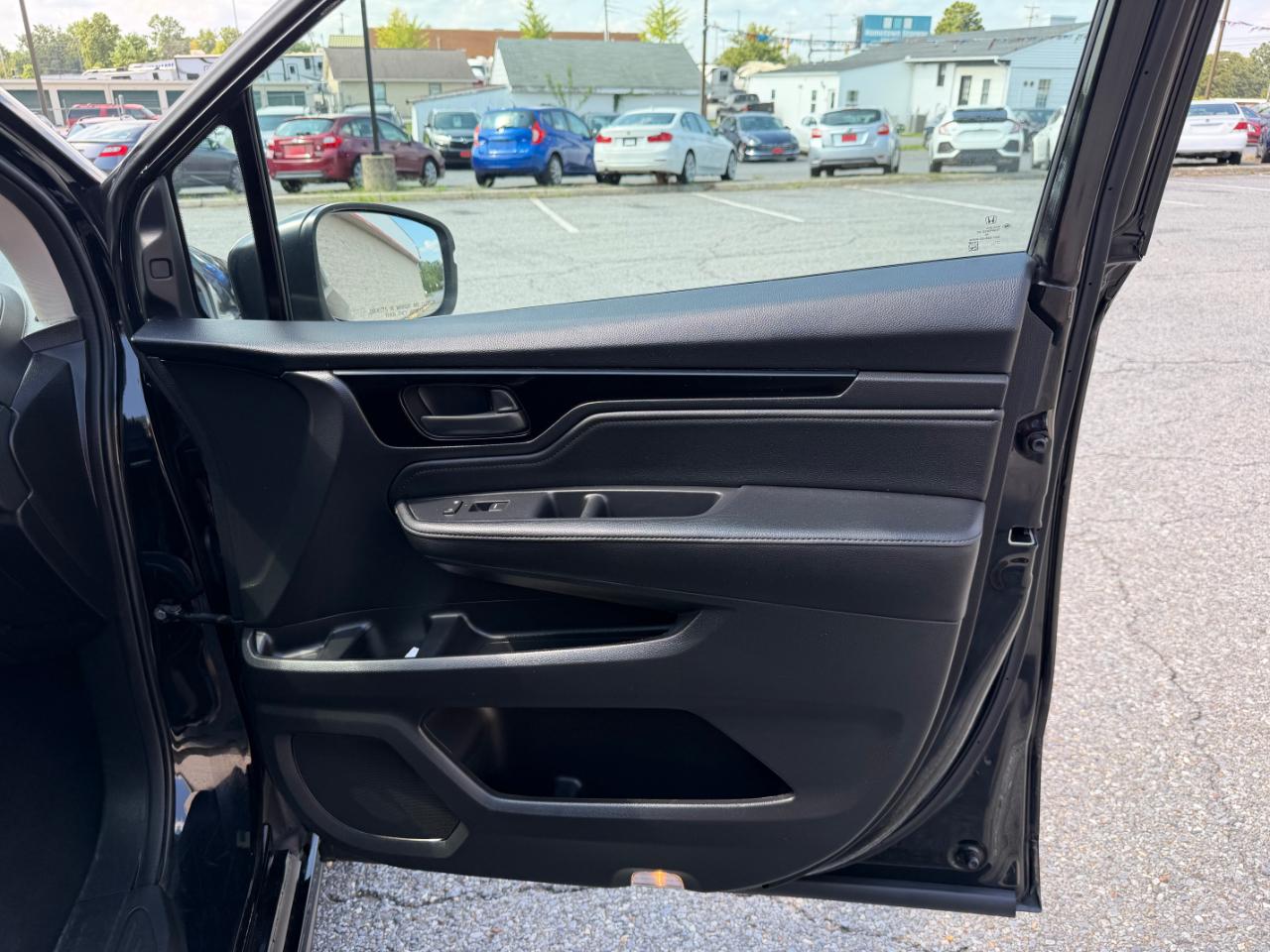Honda Odyssey Touring Auto 2025
