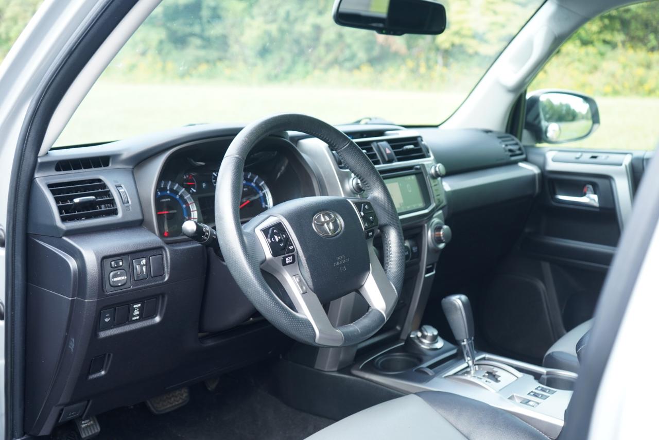 Toyota 4Runner TRD Off Road Premium 4WD (Natl) 2017