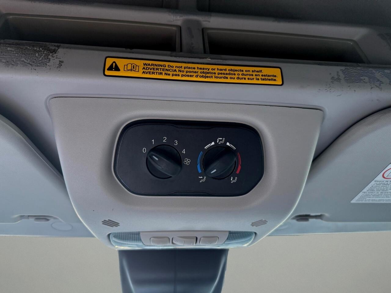 2016 Ford Transit XLT - Photo 15