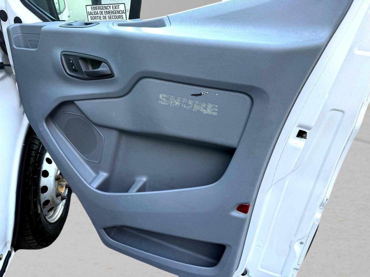 2016 Ford Transit XLT - Photo 17