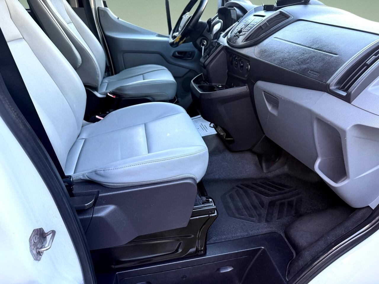 2016 Ford Transit XLT - Photo 18