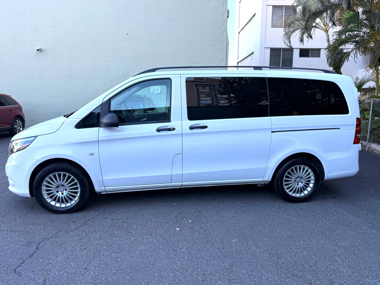 2017 Mercedes Benz Metris Passenger Van photo 4