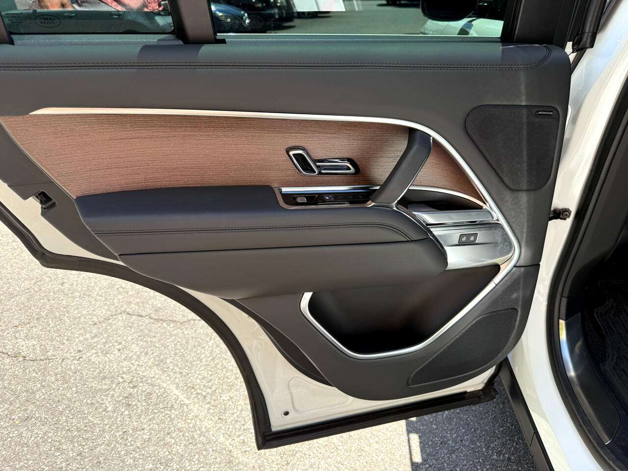2023 Land Rover Range Rover SE photo 19