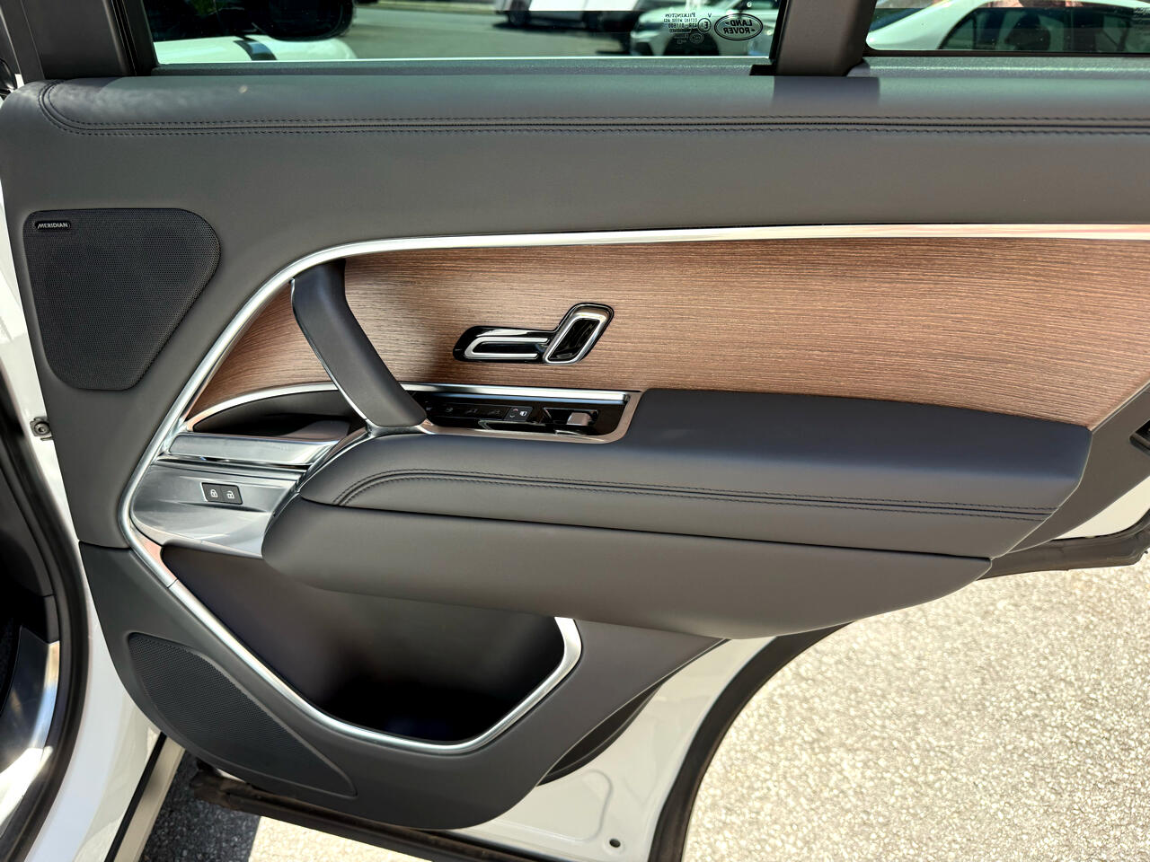2023 Land Rover Range Rover SE photo 28