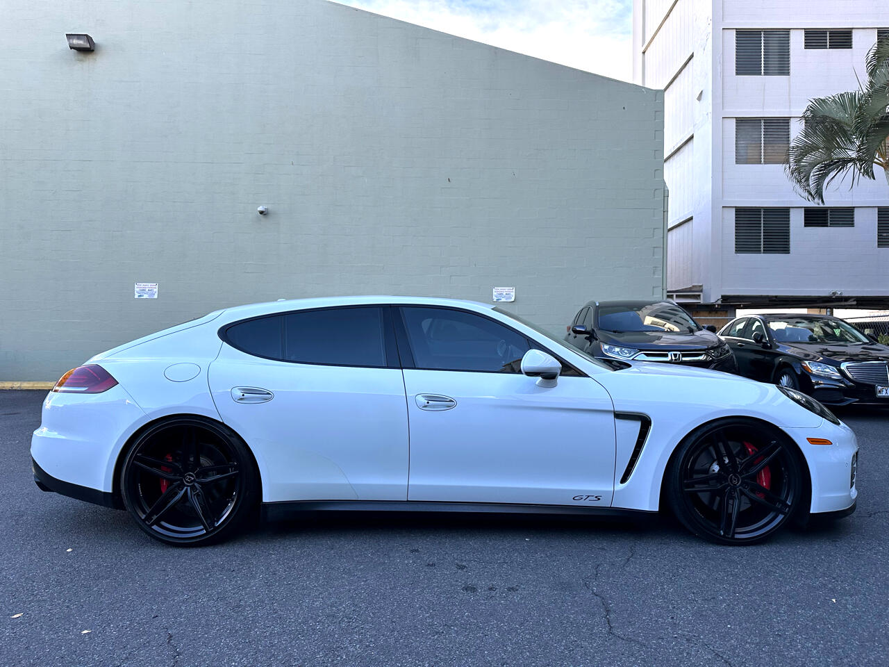 2015 Porsche Panamera GTS photo 4