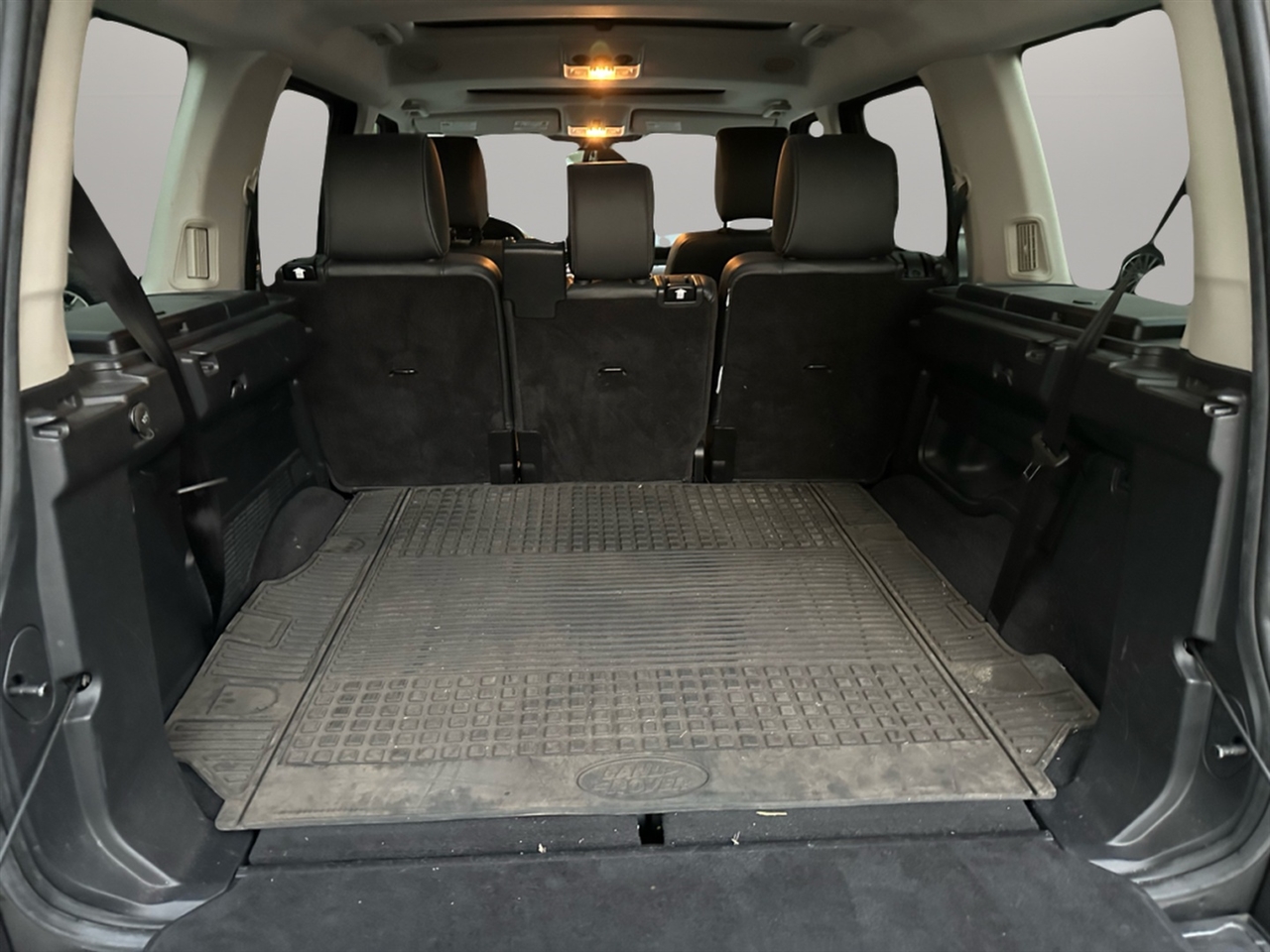 2016 Land Rover LR4 Base photo 6