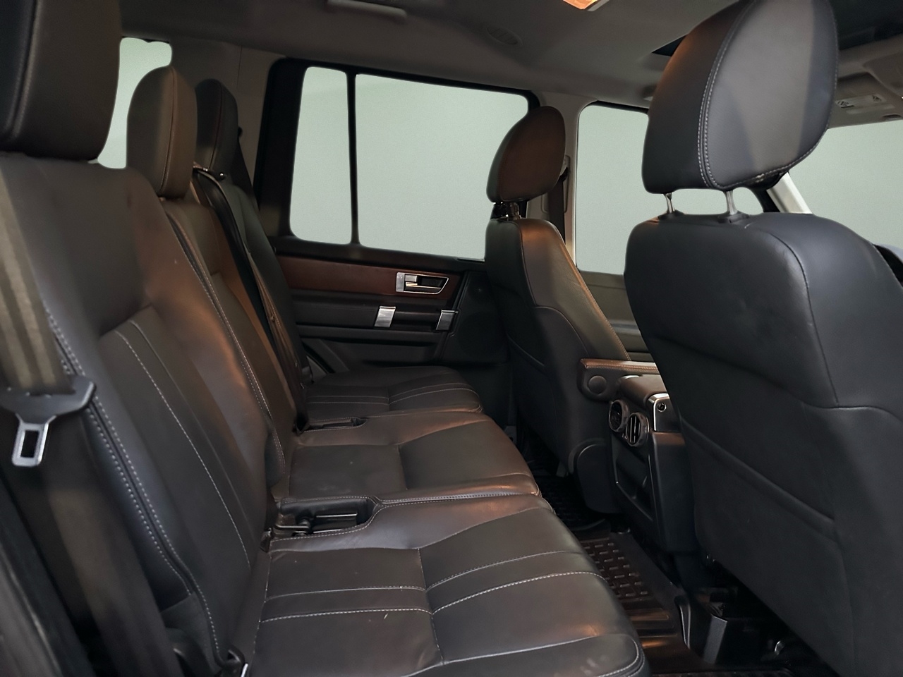 2016 Land Rover LR4 Base photo 7