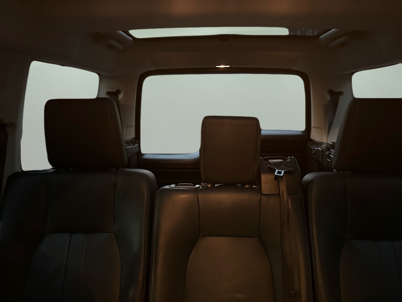 2016 Land Rover LR4 Base photo 13
