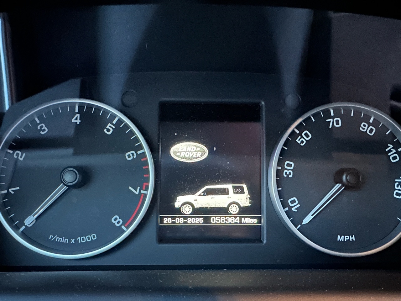 2016 Land Rover LR4 Base photo 16