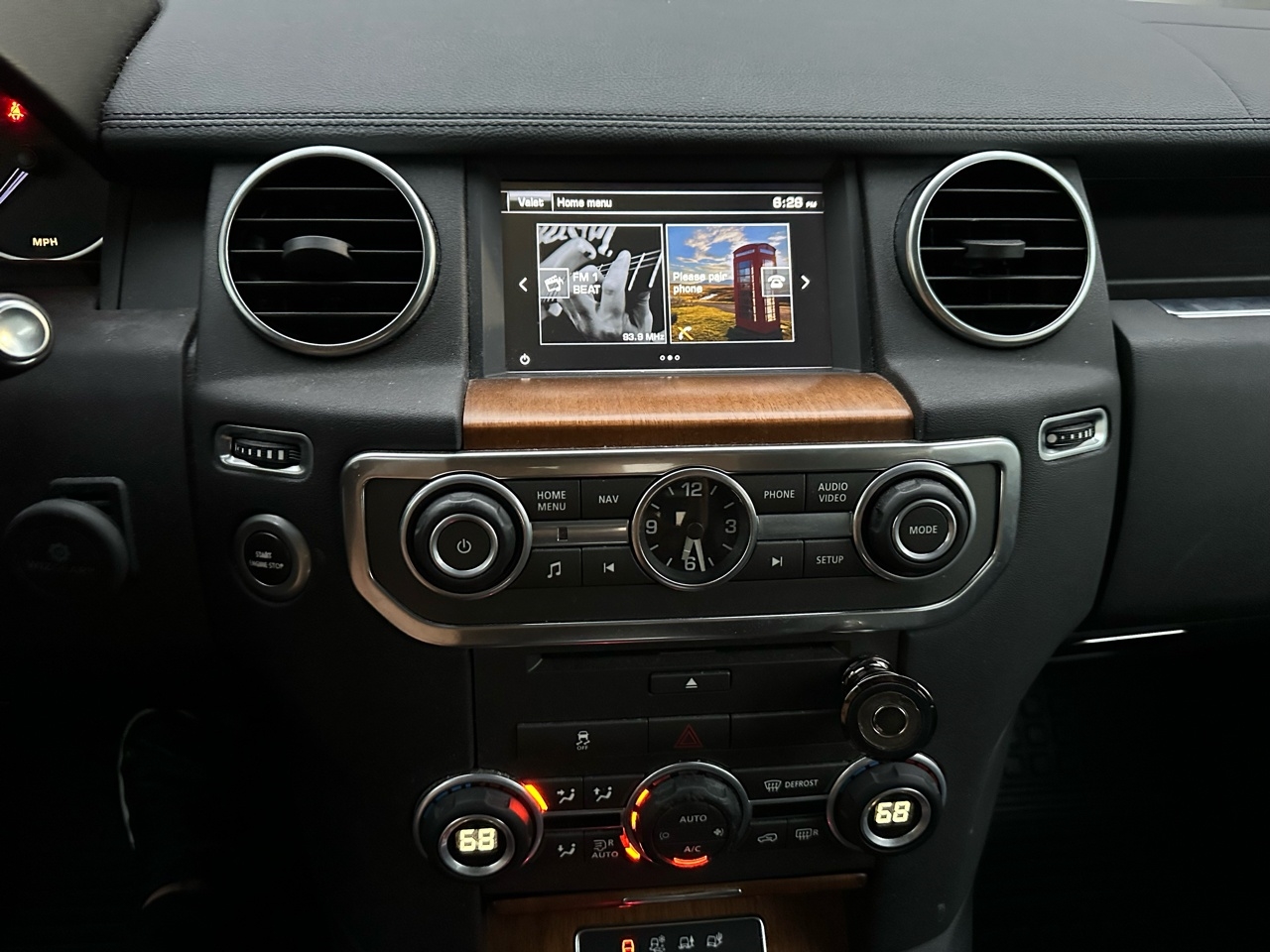 2016 Land Rover LR4 Base photo 17