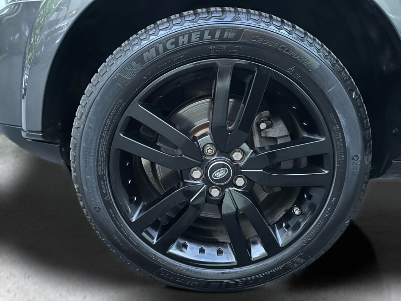 2016 Land Rover LR4 Base photo 20