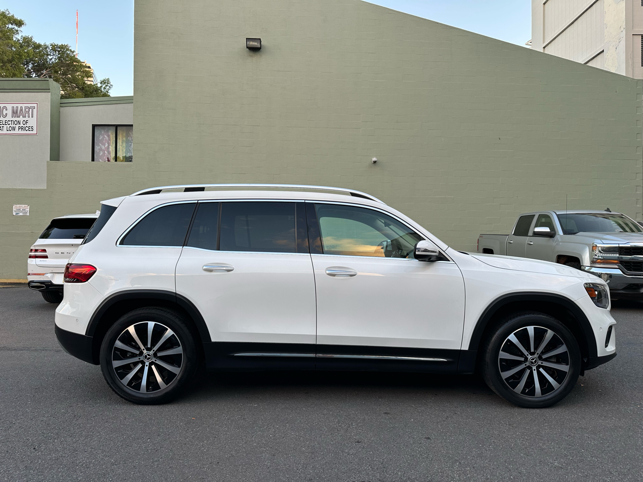 2022 Mercedes Benz GLB 250 photo 4