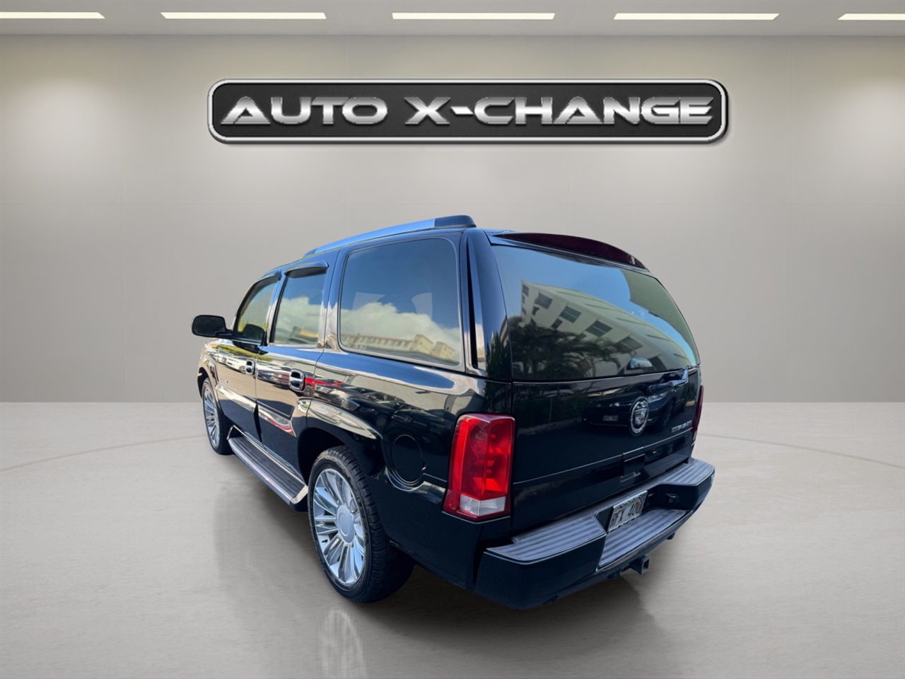 2005 Cadillac Escalade Luxury photo 3