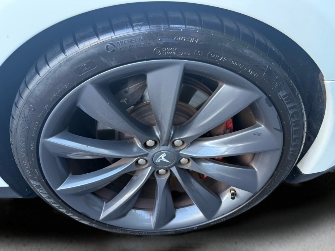 2015 Tesla Model S AWD P90D photo 17